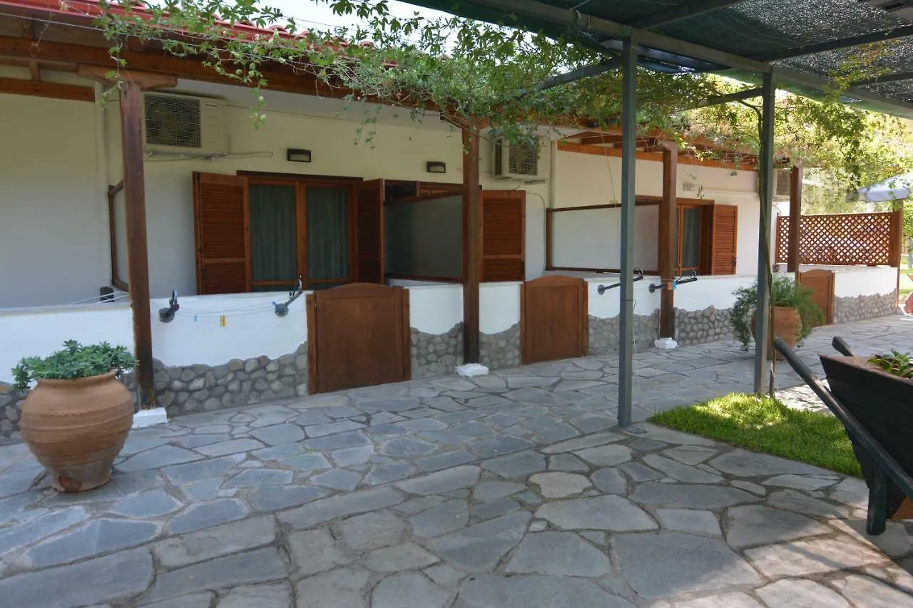 Fantasia Studios And Apartments Neos Marmaras